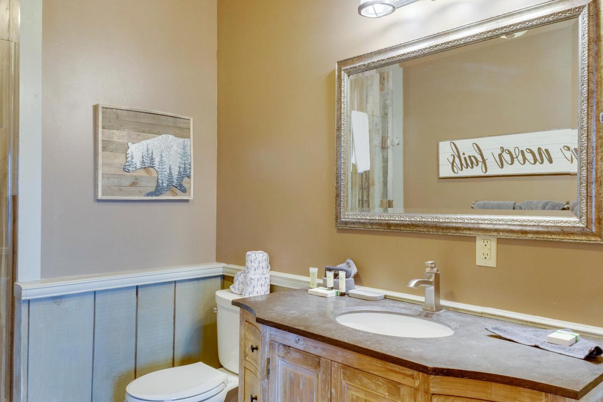 Spacious Gatlinburg Cabin With Hot Tub And Game Room! Exterior photo