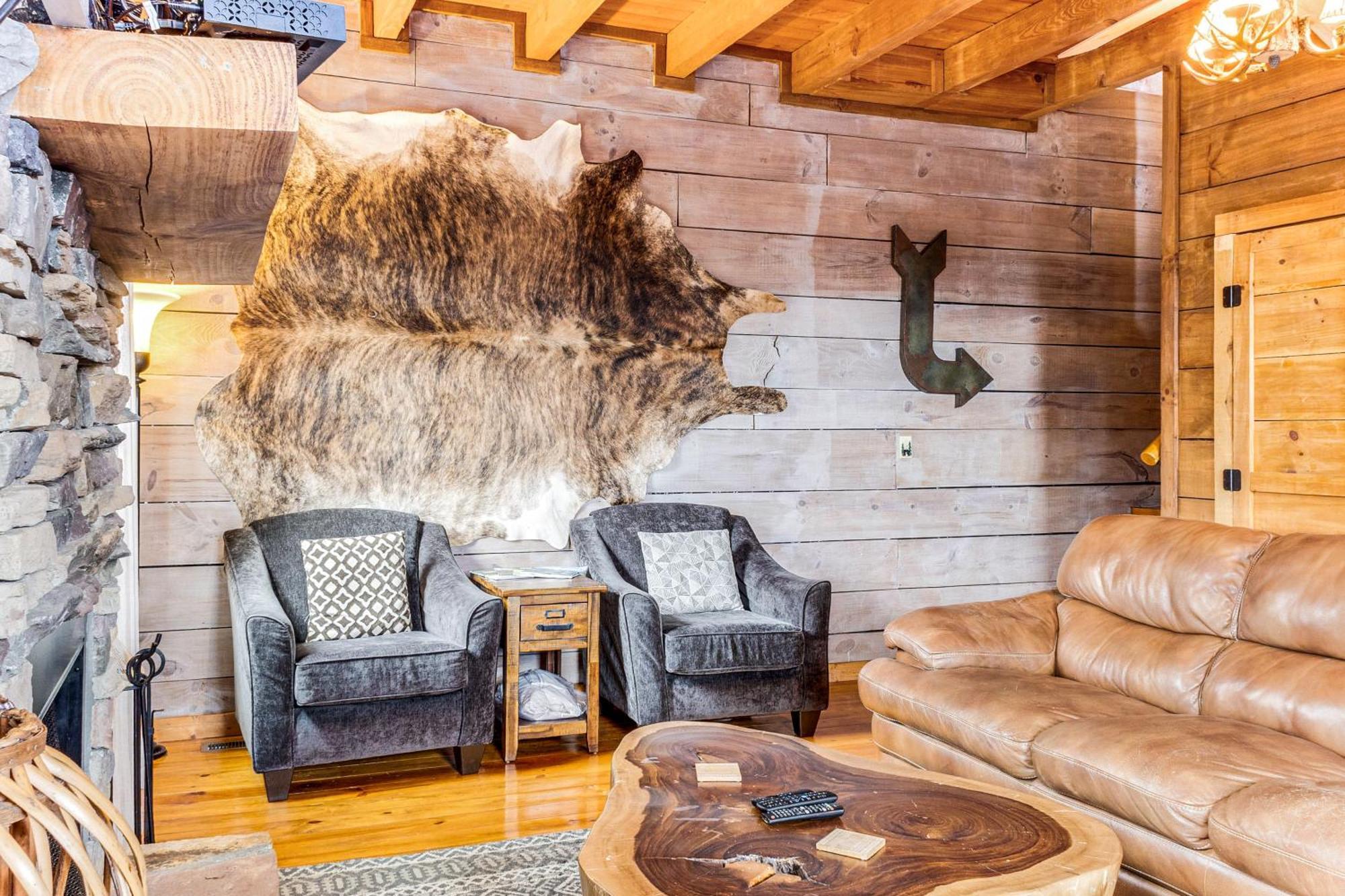 Spacious Gatlinburg Cabin With Hot Tub And Game Room! Exterior photo