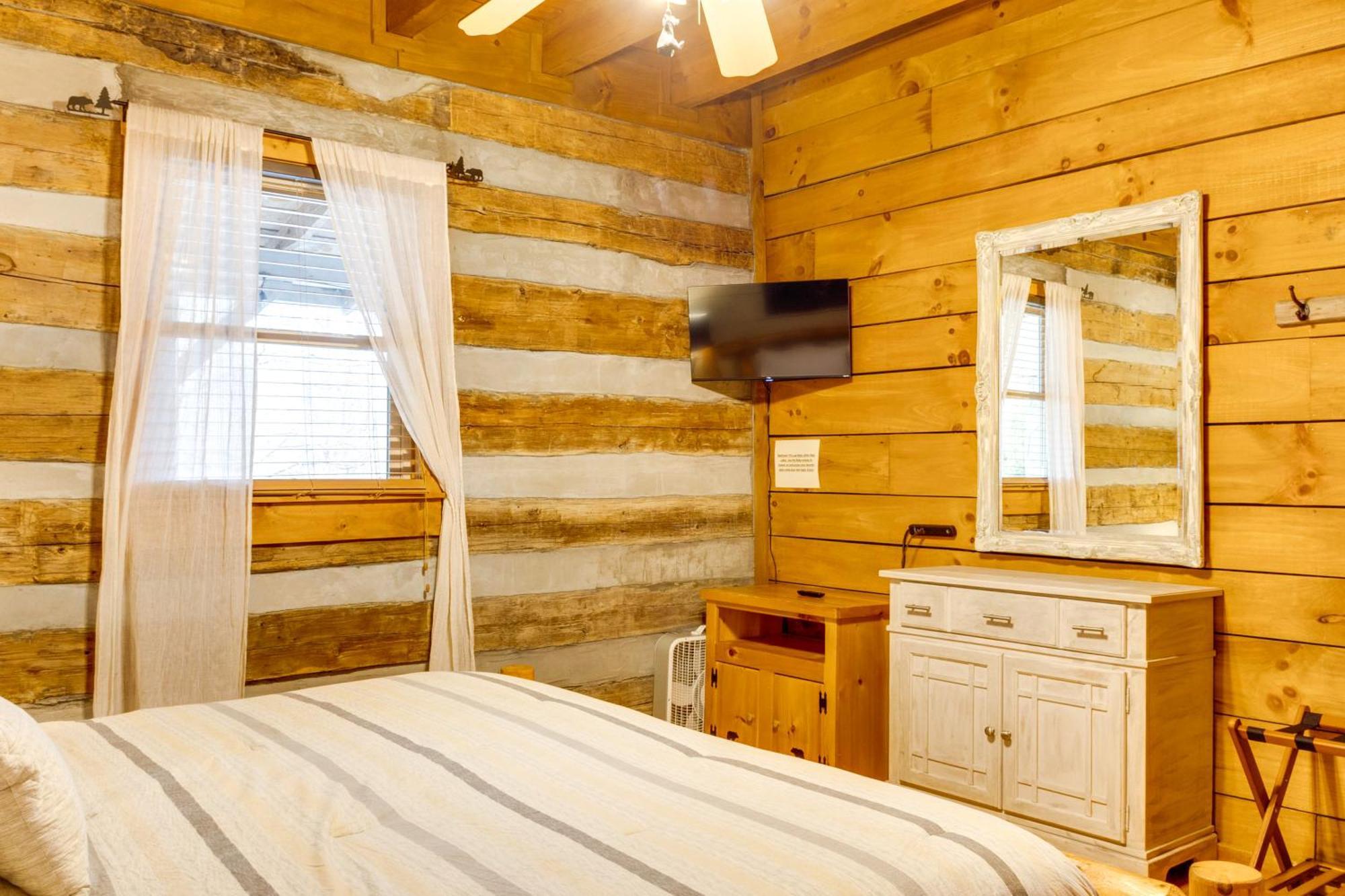 Spacious Gatlinburg Cabin With Hot Tub And Game Room! Exterior photo