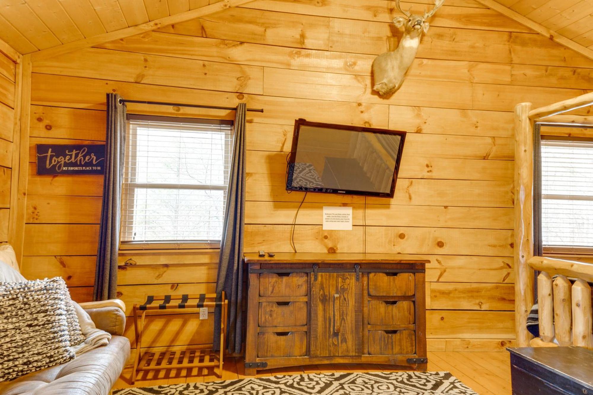 Spacious Gatlinburg Cabin With Hot Tub And Game Room! Exterior photo