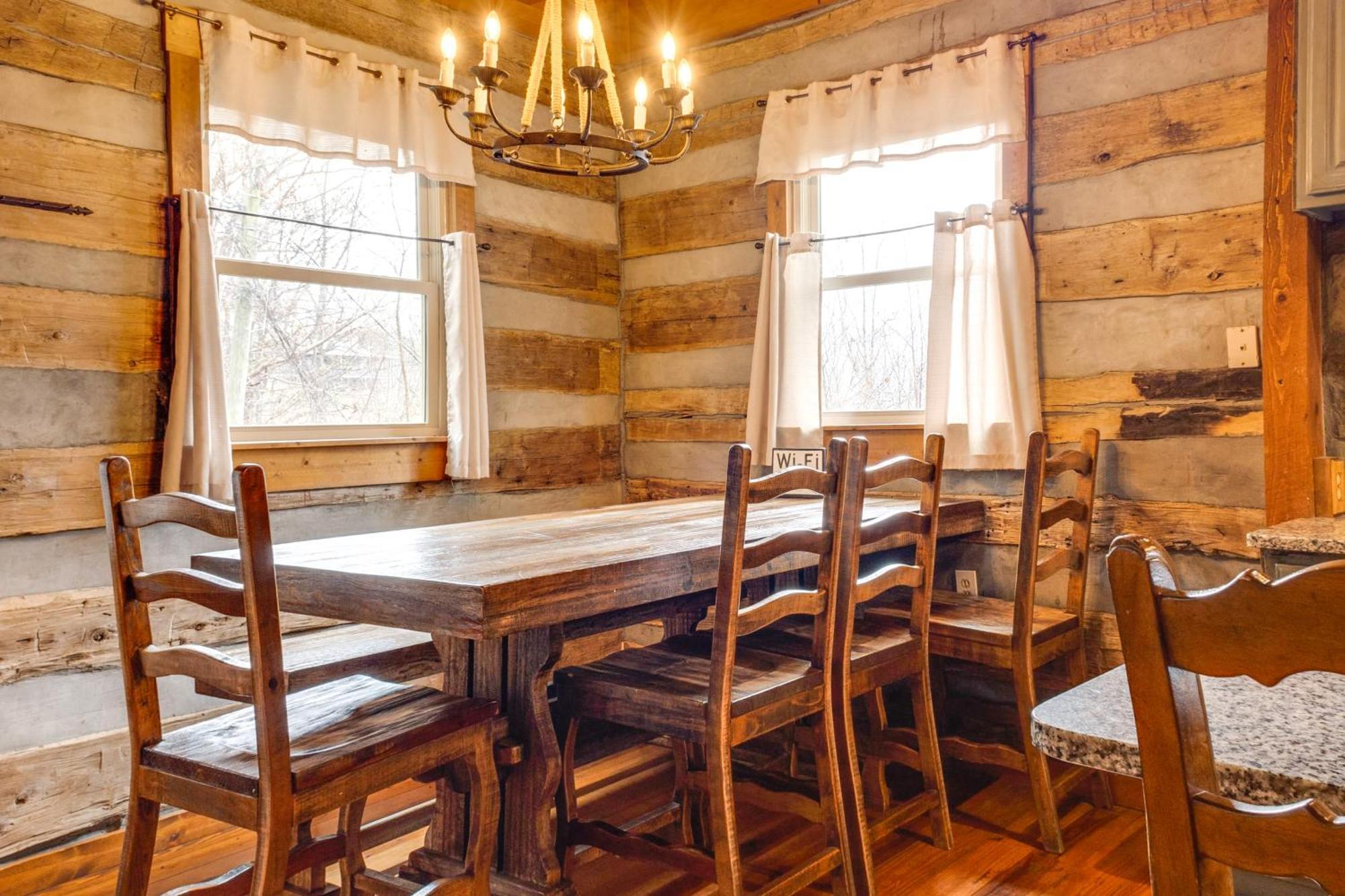 Spacious Gatlinburg Cabin With Hot Tub And Game Room! Exterior photo